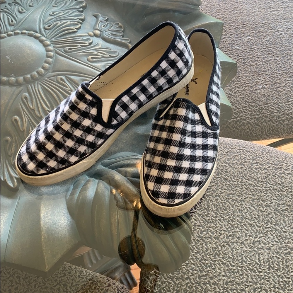 American eagle size 9 slip ons